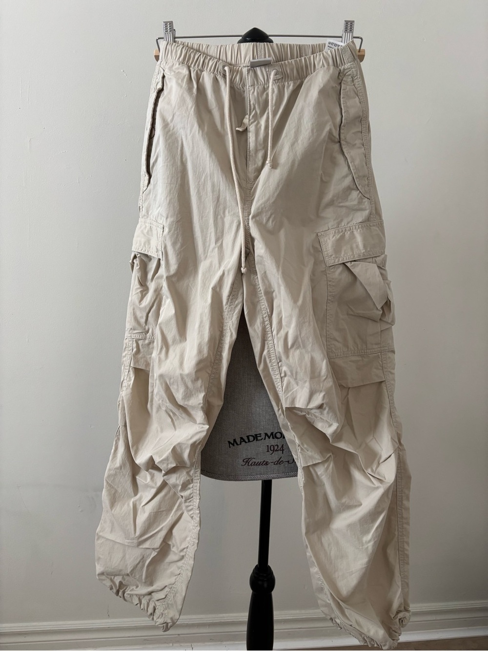 TNA Aritzia MulleinSquad Pocket Parachute Pants - Picture 5 of 8